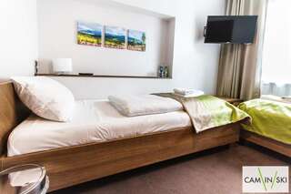 Отели типа «постель и завтрак» Villa Cam In Ski Зеленец Классический двухместный номер с 2 отдельными кроватями-2